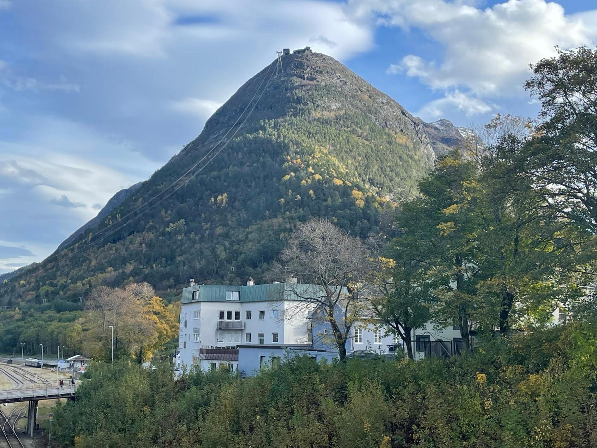 Apartamento Bakkebo Rampestreken Åndalsnes Exterior foto